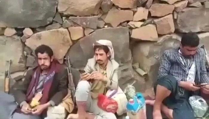 في اطار قمع اي تحركات شعبية ومنع الاحتفالات بذكرى ثورة سبتمبر .. الحوثيون يوسعون حملة الاعتقالات في تعز ويختطفون طفلين في ذمار