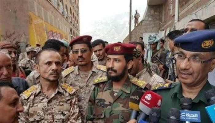 صادم | كشف اسماء قيادات عسكرية وامنية يشكلون شبكة "عائلية" المليشيات : قنابل موقوتة في تعز.. كاتب بارز يفجر الملفات السوداء للإصلاح