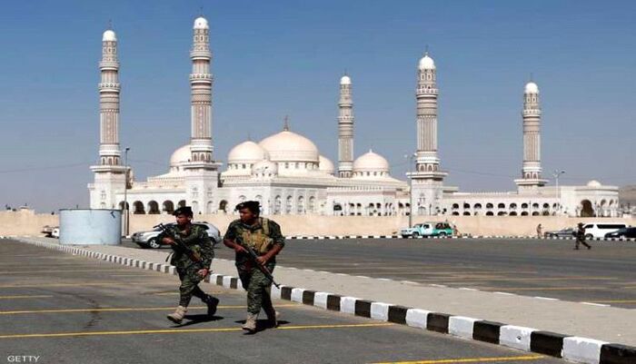 شاهد | إعلامي خليجي بارز يوجّه رسالة مباشرة للحوثيين: عند ساعة الصفر ألقوا السلاح وادخلوا جامع الصالح | اسماء وتفاصيل