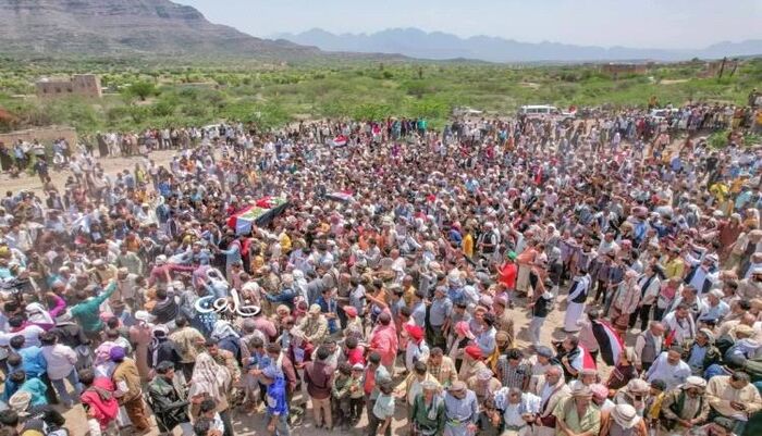 تعز تودع افتهان المشهري إلى مثواها الأخير في موكب جنائزي مهيب