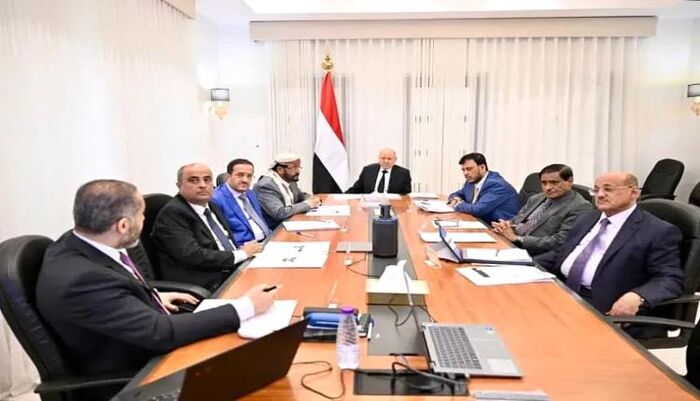 في اليمن | هل ينقل مجلس القيادة الرئاسي صلاحياته إلى رئيس الحكومة سالم بن بريك؟