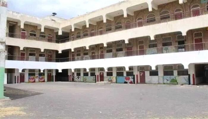 شاهد | فوضى التعليم في عهد الحوثي.. خريج ثانوية مديرًا لمدرسة في إب خلفًا لوالده (وثيقة وتفاصيل )