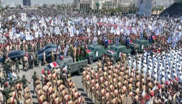 بغياب قيادات الصف الأول.. الحوثيون يشيعون رئيس أركان قواتها بصنعاء وخوف من تكرار سيناريو حزب الله