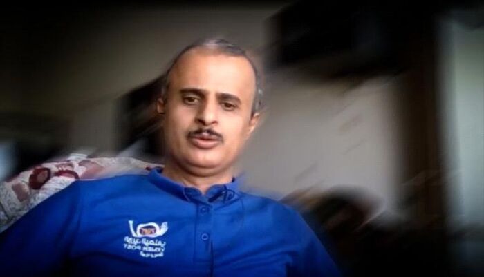 في صنعاء | موظف مهدد بالقتل تعدى الخطوط الحمراء وكشف اختلاس اكثر من 7 مليارات .. وصف قيادات الحوثي بالصهاينة