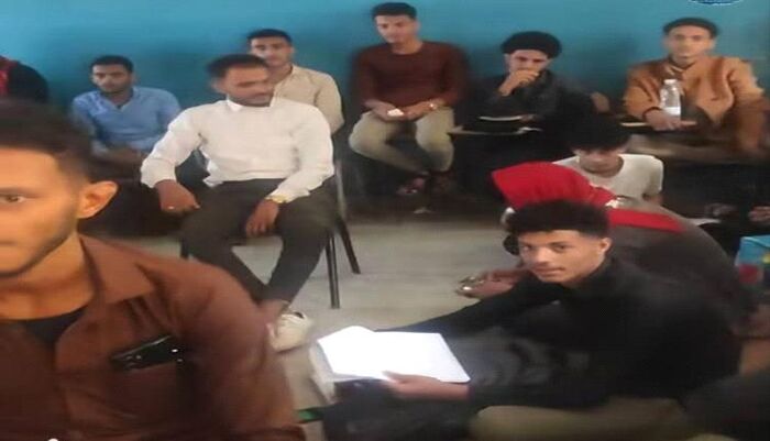 انفجار موجة غضب طلابية في تعز .. يطالبون العليمي بإنهاء الاحتلال العسكري لمبانيهم