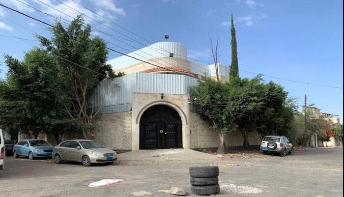 في العاصمة صنعاء ..الحوثي يقتحم أقدم منظمة دولية باليمن بالتزامن مع زيارة رئيسها الإسباني