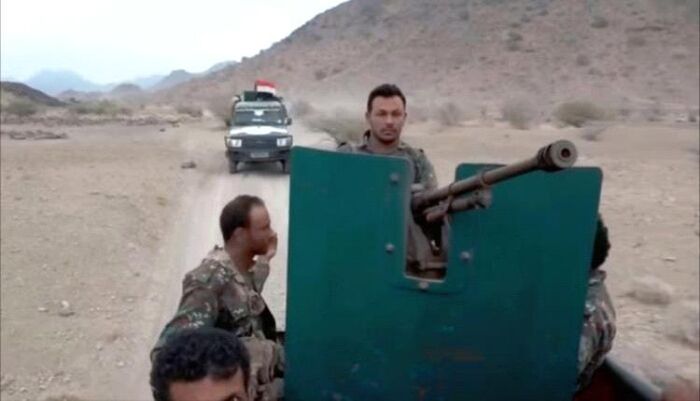 شاهد | السيول تغرق أحياء وشوارع ومنازل ومحالات تجارية في العاصمة صنعاء وتجرف السيارت