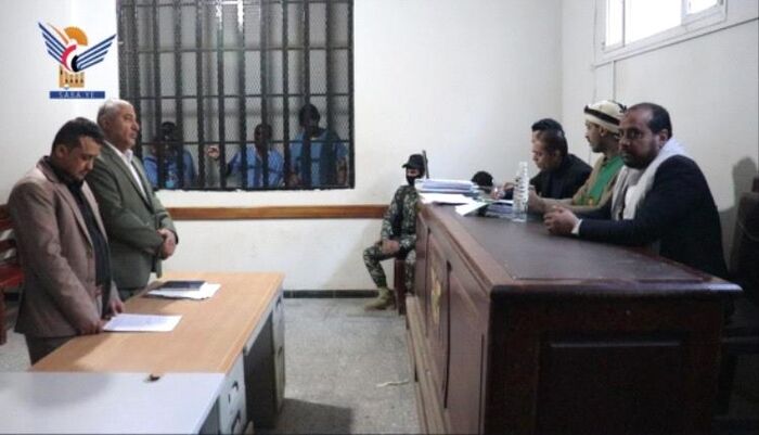 في صنعاء- الحوثيون يتهيأون لإصدار أحكام بالإعدام ضد 21 يمنيًا بتهمة التخابر