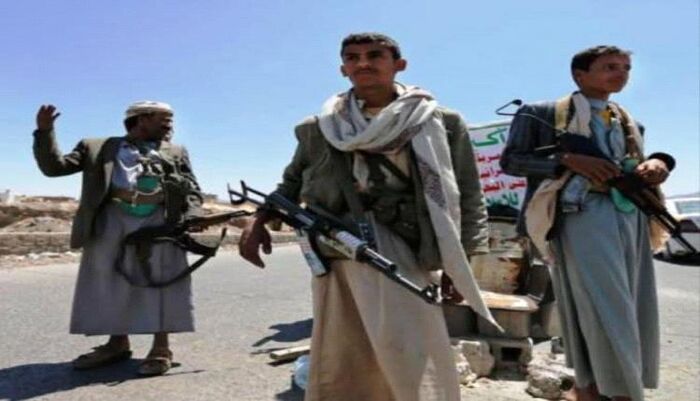 سجادة الصلاة.. رسوم جمركية مفاجئة تفرضها نقاط الحوثي على الهدايا الشخصية في صنعاء