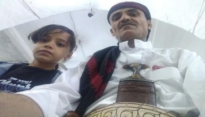 في تعز .. صحفي يطلق بلاغ غاضب بعد تعرض ابنته لإرهاب وترهيب متعمد من شاب | تفاصيله