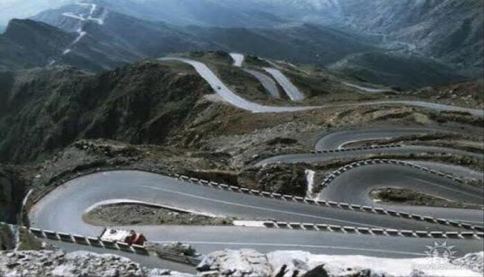 تصعيد وارتباك ميداني - ذعر حوثي كبير من تقدم القوات الجنوبية يدفع الجماعة لتفجير جبل وطريق ثره - مكيراس