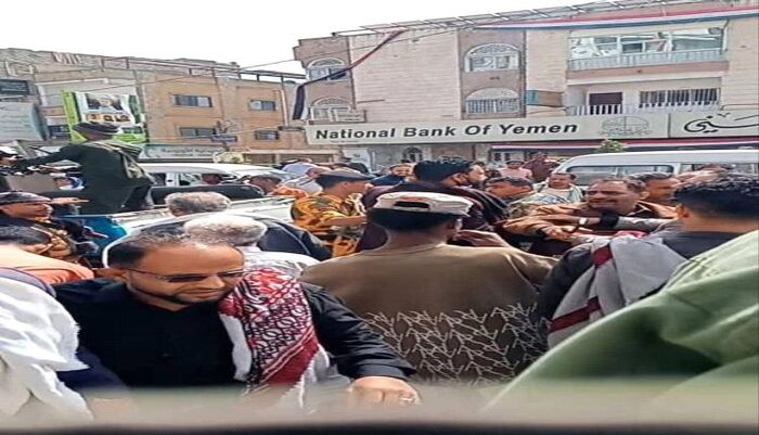 هاجم الممارسات الامنية والعسكرية في تعز .. الصامت: جهة محايدة تكفي الإصلاح شر المتاجرة بضحايا التفجير والاعتداء على المصلين