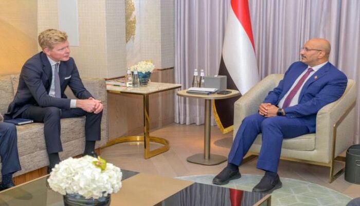 طارق صالح للمبعوث الأممي: الرئاسي ملتزم بمعركة اليمنيين لاستعادة الدولة