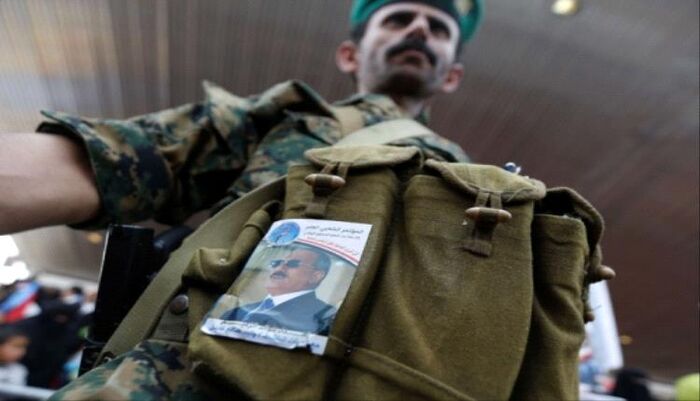 قيود جديدة على قيادات المؤتمر | الحوثي ينشر نقاط بشوارع صنعاء مع حلول انتفاضة ديسمبر.. طارق صالح يلمح لمعركة دون مساعدة خارجية