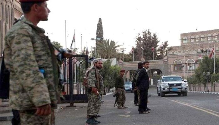 في صنعاء .. الحوثي يهدد عائلات المعتقلين بالانتقام بحال قاموا بهذا الأمر