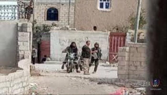 اتهام قيادات حوثية | اشتباكات عنيفة في رداع تخلف قتلى وجرحى وتثير ذعر السكان