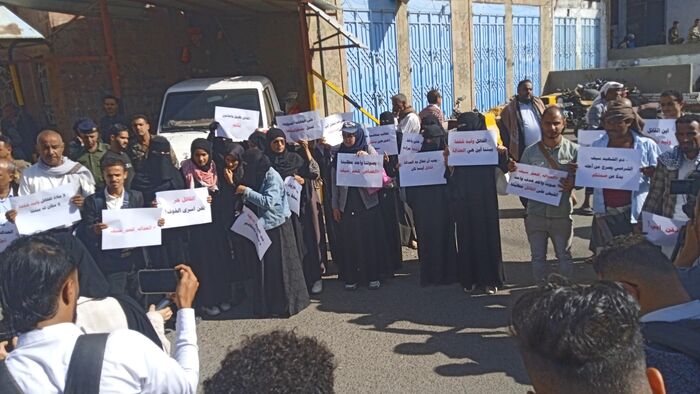 في اليمن | (امجد خالد) القيادي الاخواني الذي جعل من نفسه غطاء للارهاب في تعز |  اختطافات وعمليات اغتيال وارهاب للخصوم .. اسلحة اخوان اليمن