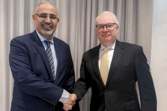 عيدروس الزبيدي لمبعوث امريكا : الضربات وحدها لا تكفي دون استراتيجية شاملة وتكامل عسكري واقتصادي لمواجهة إرهاب الحوثيين