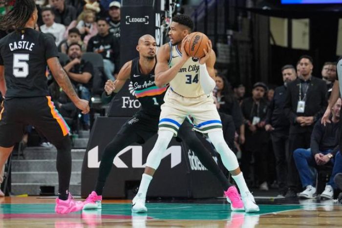 ميلووكي باكس في أزمة: غضب يانيس وإدارة مثيرة للجدل تثير الشكوك