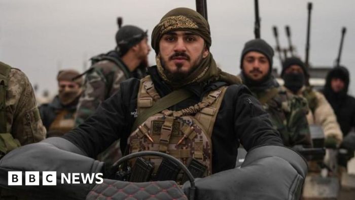 الجيش السوري يدخل شرق حلب بعد انسحاب القوات الكردية وتعهدات بإدماجها