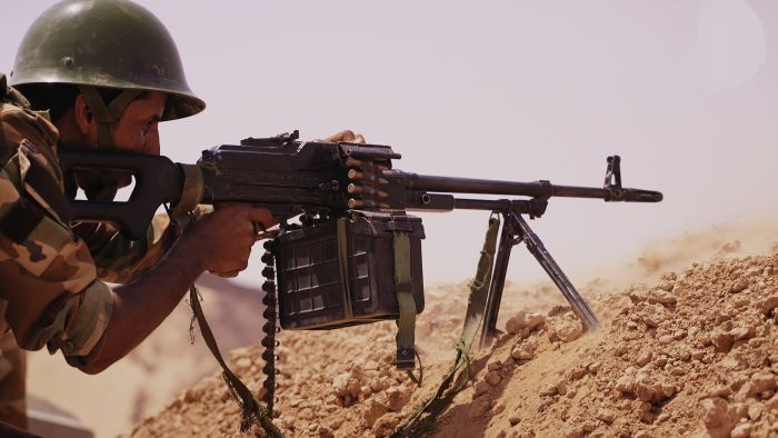 مقتل جنديين وإصابة اثنين إثر استهداف حوثي بطائرة مسيرة في شبوة